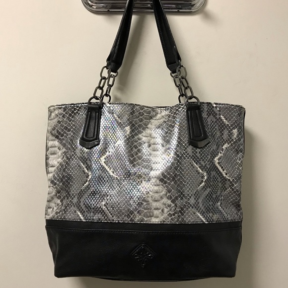 Sharp Iridescent Alligator Print Tote Bag! - Picture 5 of 16